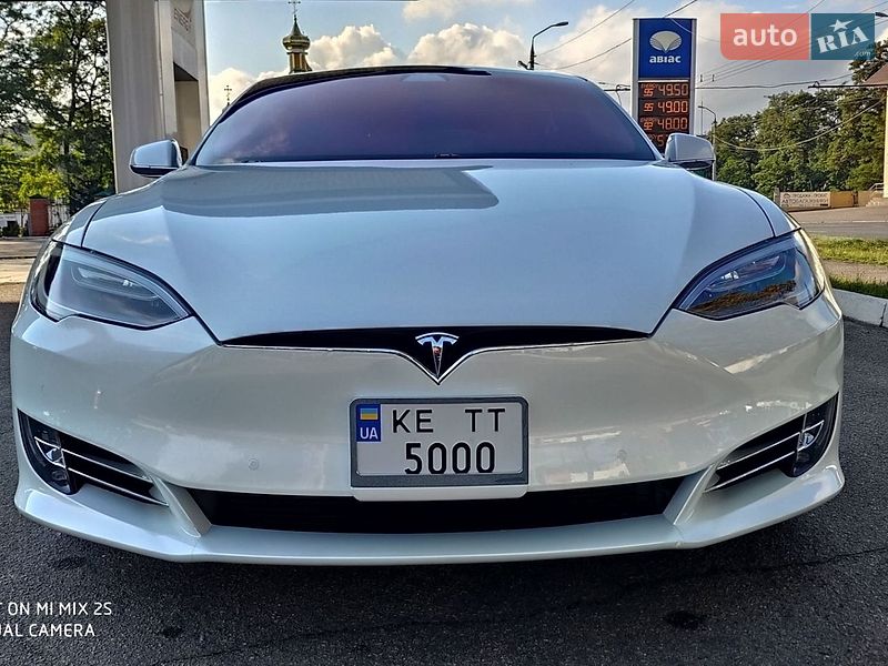 Лифтбек Tesla Model S 2019 в Днепре