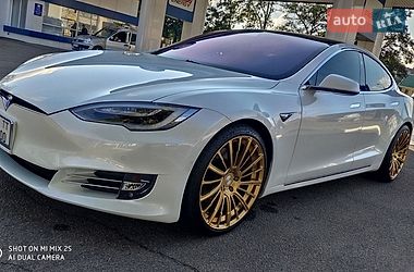Лифтбек Tesla Model S 2019 в Днепре