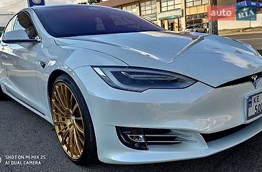 Лифтбек Tesla Model S 2019 в Днепре