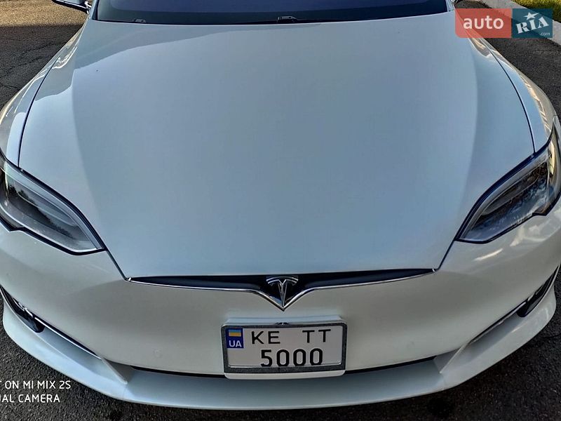 Лифтбек Tesla Model S 2019 в Днепре