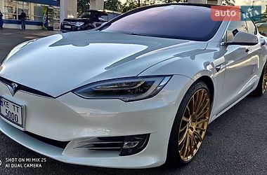 Лифтбек Tesla Model S 2019 в Днепре