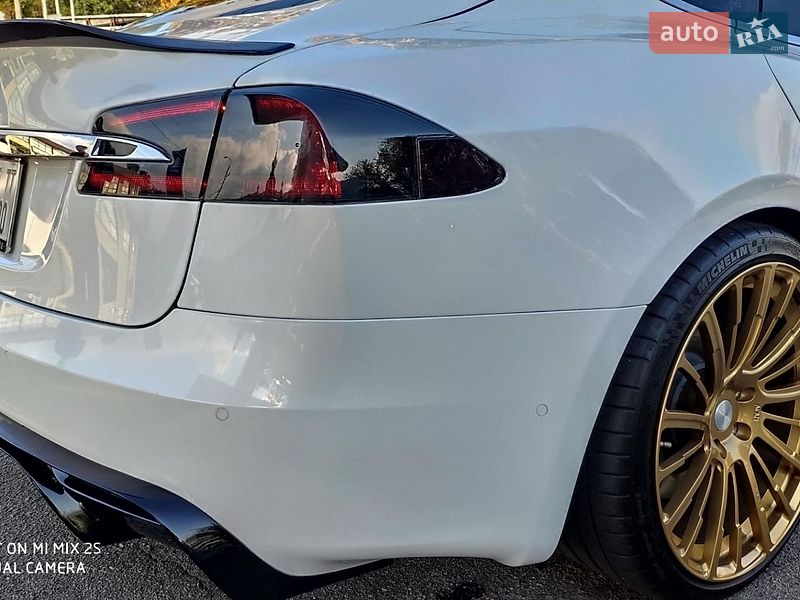 Лифтбек Tesla Model S 2019 в Днепре