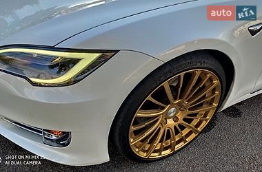 Лифтбек Tesla Model S 2019 в Днепре