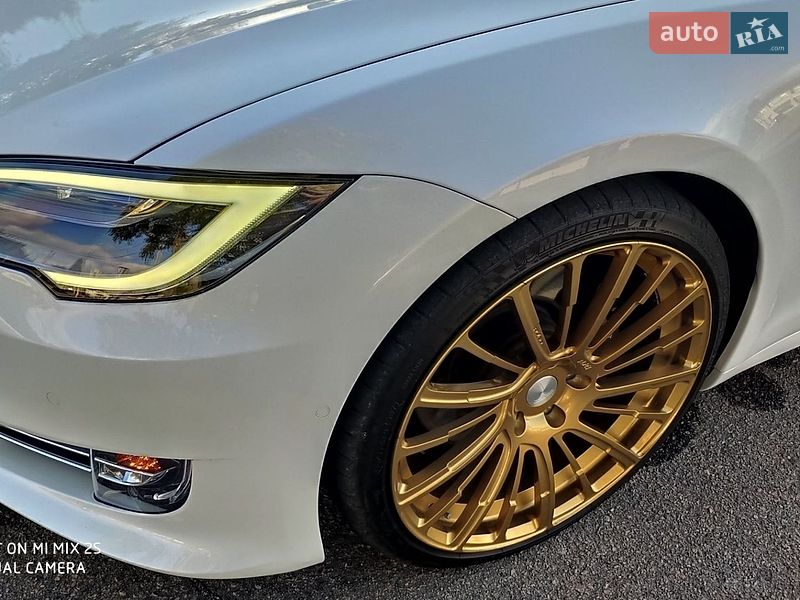Лифтбек Tesla Model S 2019 в Днепре