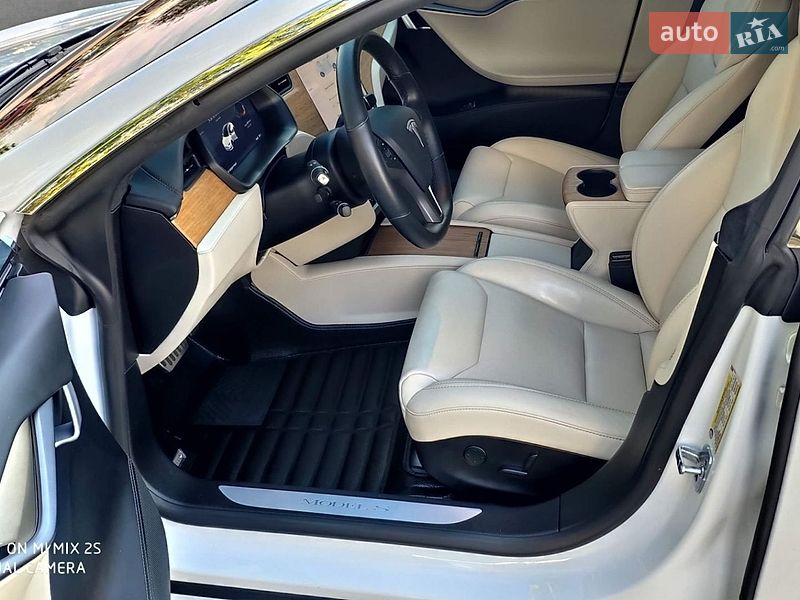 Лифтбек Tesla Model S 2019 в Днепре