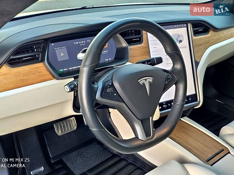 Лифтбек Tesla Model S 2019 в Днепре