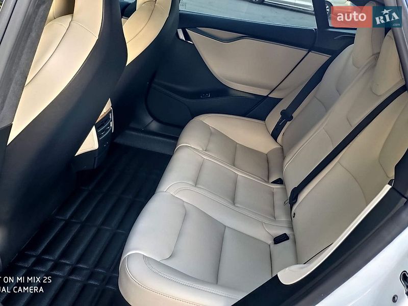 Лифтбек Tesla Model S 2019 в Днепре фото 6 Лифтбек Tesla Model S 2019 в Днепре