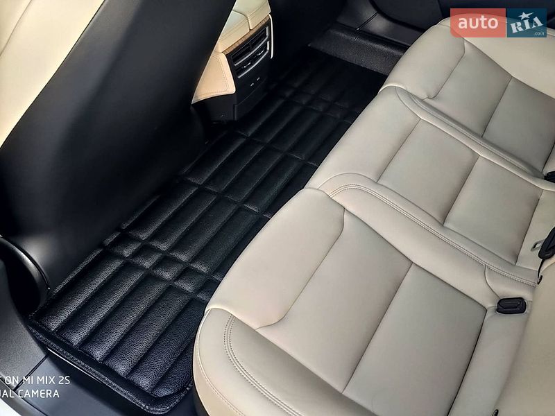 Лифтбек Tesla Model S 2019 в Днепре