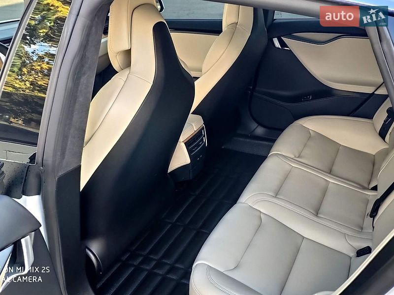 Лифтбек Tesla Model S 2019 в Днепре