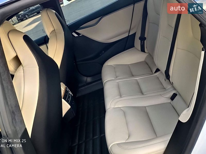 Лифтбек Tesla Model S 2019 в Днепре