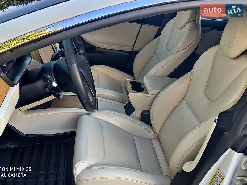 Лифтбек Tesla Model S 2019 в Днепре