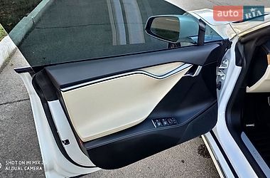 Лифтбек Tesla Model S 2019 в Днепре