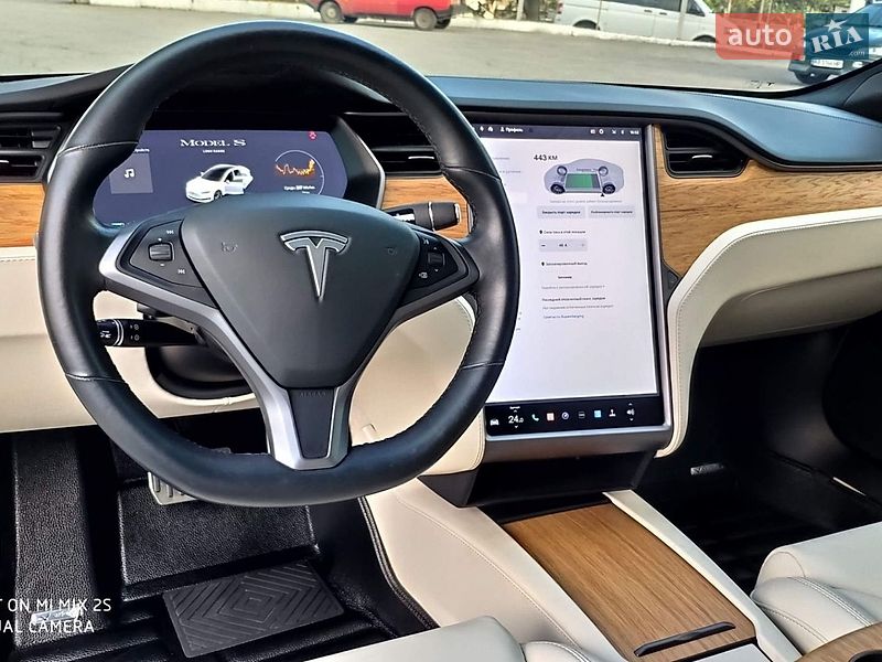 Лифтбек Tesla Model S 2019 в Днепре