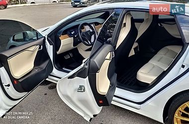 Лифтбек Tesla Model S 2019 в Днепре