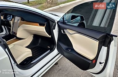 Лифтбек Tesla Model S 2019 в Днепре