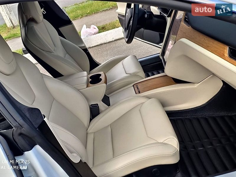 Лифтбек Tesla Model S 2019 в Днепре