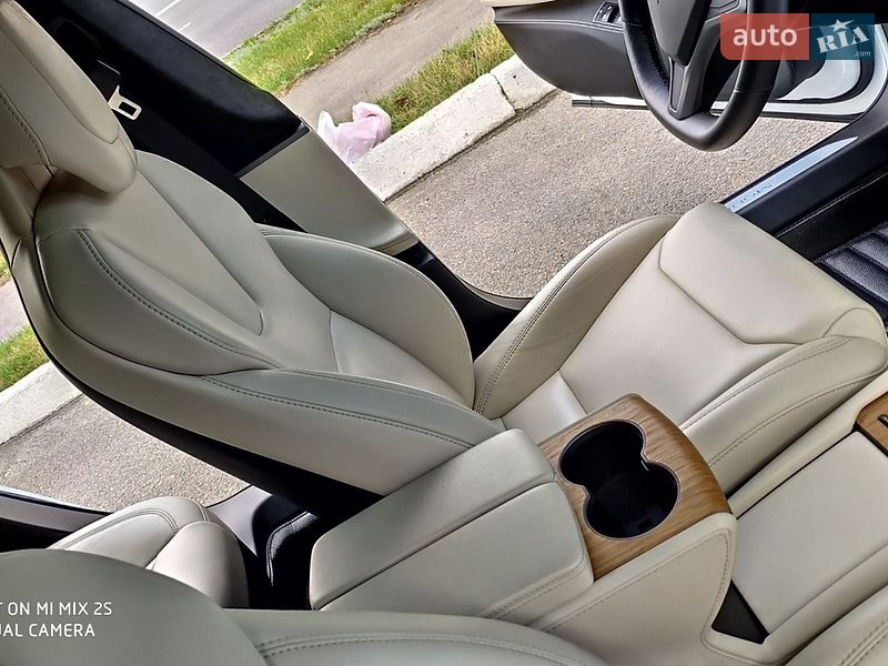 Лифтбек Tesla Model S 2019 в Днепре
