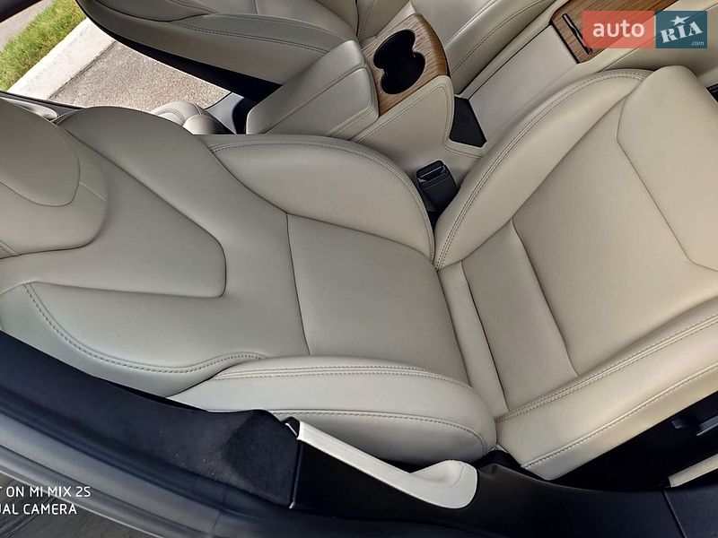Лифтбек Tesla Model S 2019 в Днепре