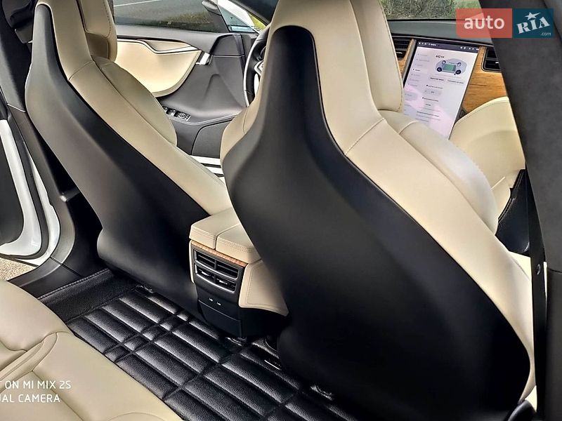 Лифтбек Tesla Model S 2019 в Днепре