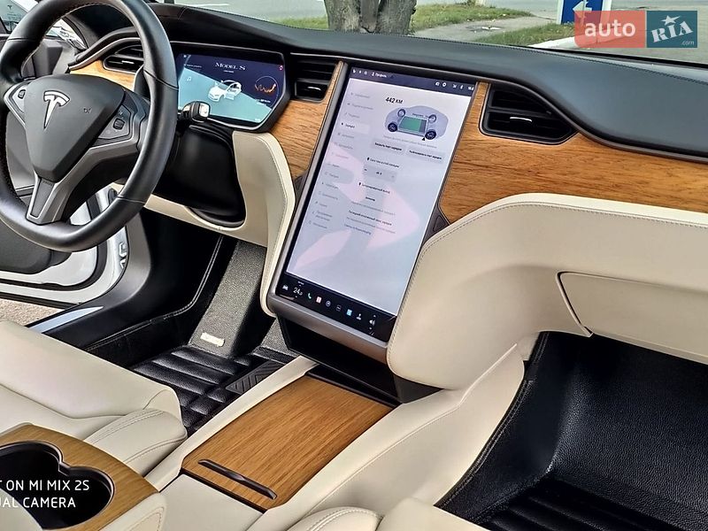 Лифтбек Tesla Model S 2019 в Днепре