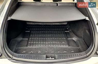 Лифтбек Tesla Model S 2019 в Днепре