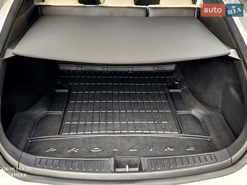 Лифтбек Tesla Model S 2019 в Днепре