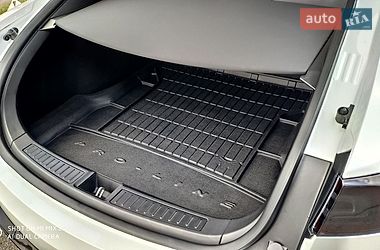 Лифтбек Tesla Model S 2019 в Днепре