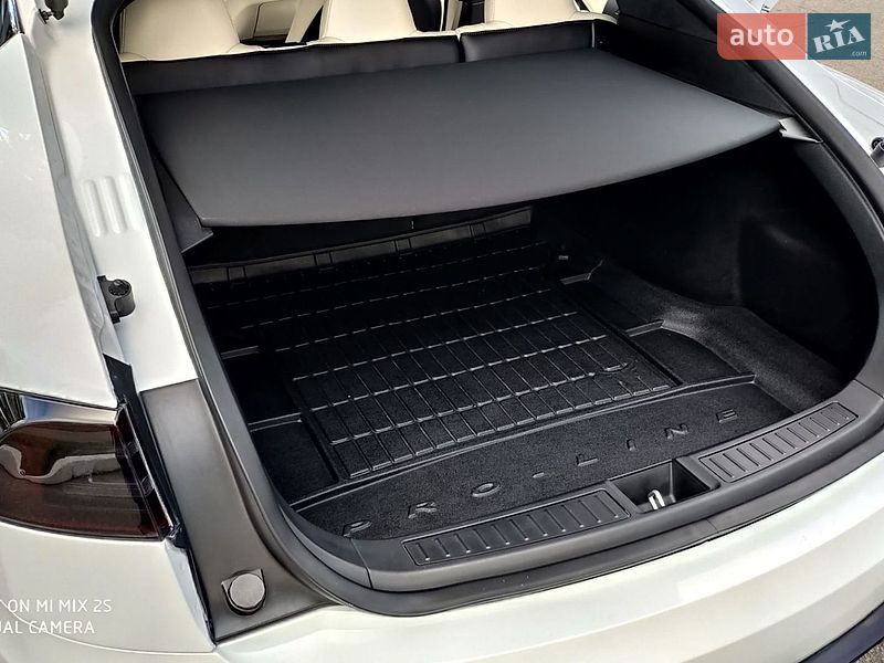 Лифтбек Tesla Model S 2019 в Днепре