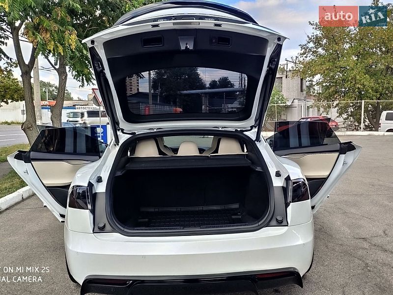 Лифтбек Tesla Model S 2019 в Днепре