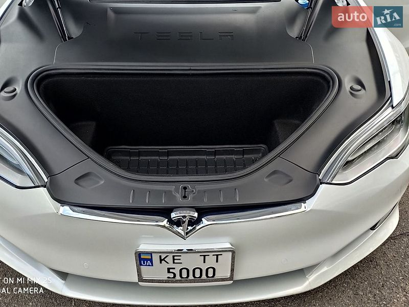 Лифтбек Tesla Model S 2019 в Днепре