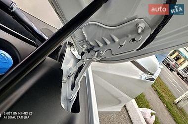 Лифтбек Tesla Model S 2019 в Днепре