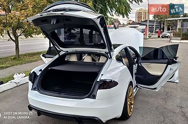Лифтбек Tesla Model S 2019 в Днепре