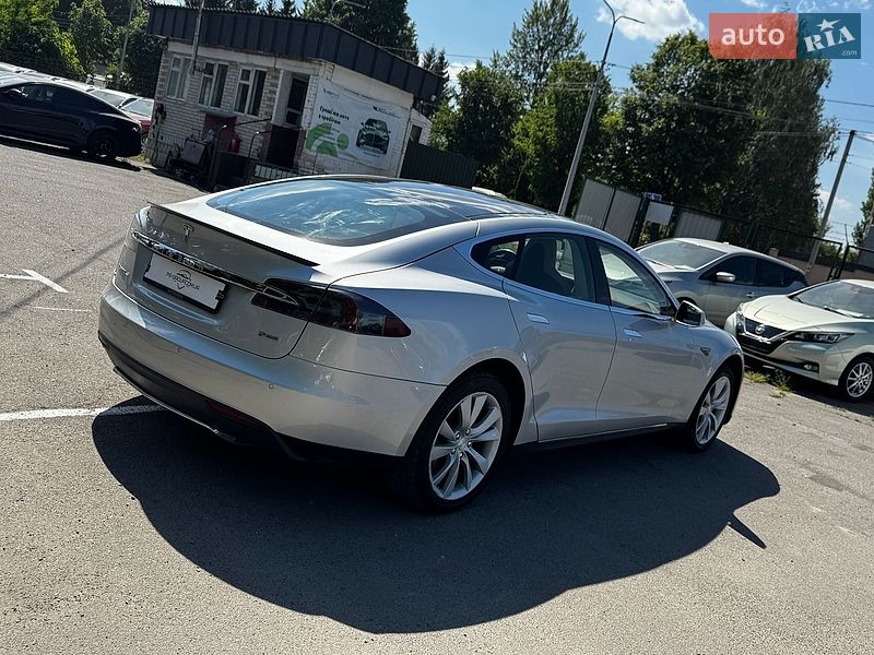 Ліфтбек Tesla Model S 2013 в Луцьку