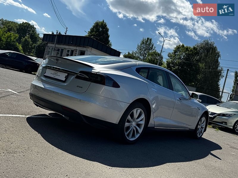Ліфтбек Tesla Model S 2013 в Луцьку