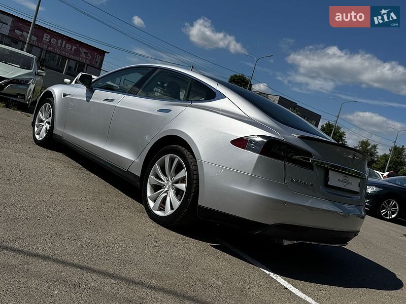 Ліфтбек Tesla Model S 2013 в Луцьку