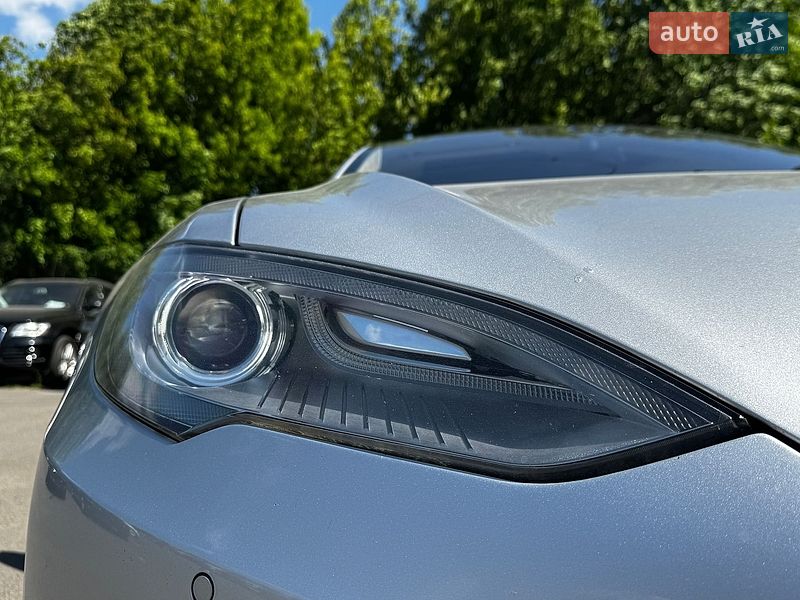 Ліфтбек Tesla Model S 2013 в Луцьку