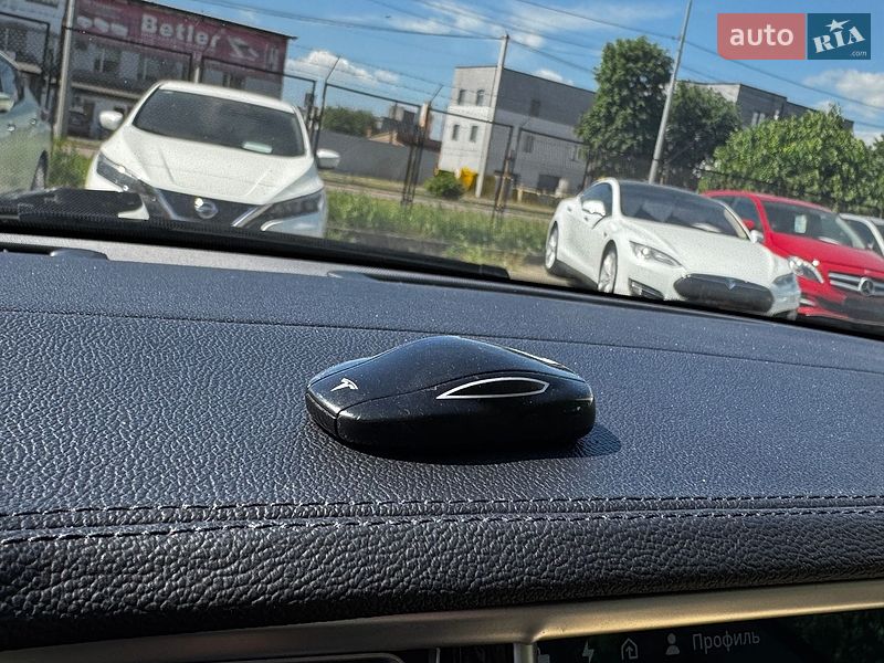 Ліфтбек Tesla Model S 2013 в Луцьку