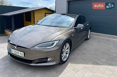 Лифтбек Tesla Model S 2016 в Полтаве