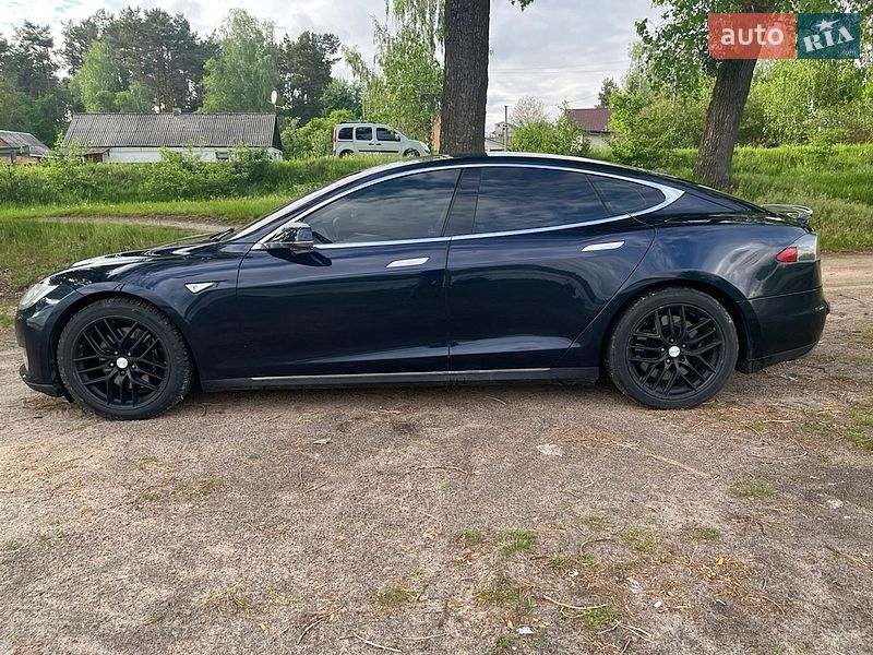 Лифтбек Tesla Model S 2013 в Житомире фото 2 Лифтбек Tesla Model S 2013 в Житомире