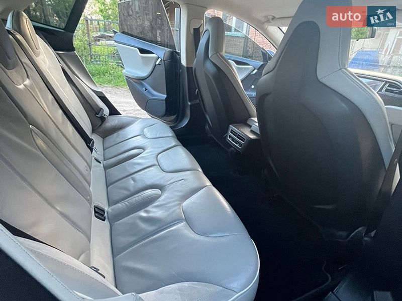 Лифтбек Tesla Model S 2013 в Житомире фото 20 Лифтбек Tesla Model S 2013 в Житомире