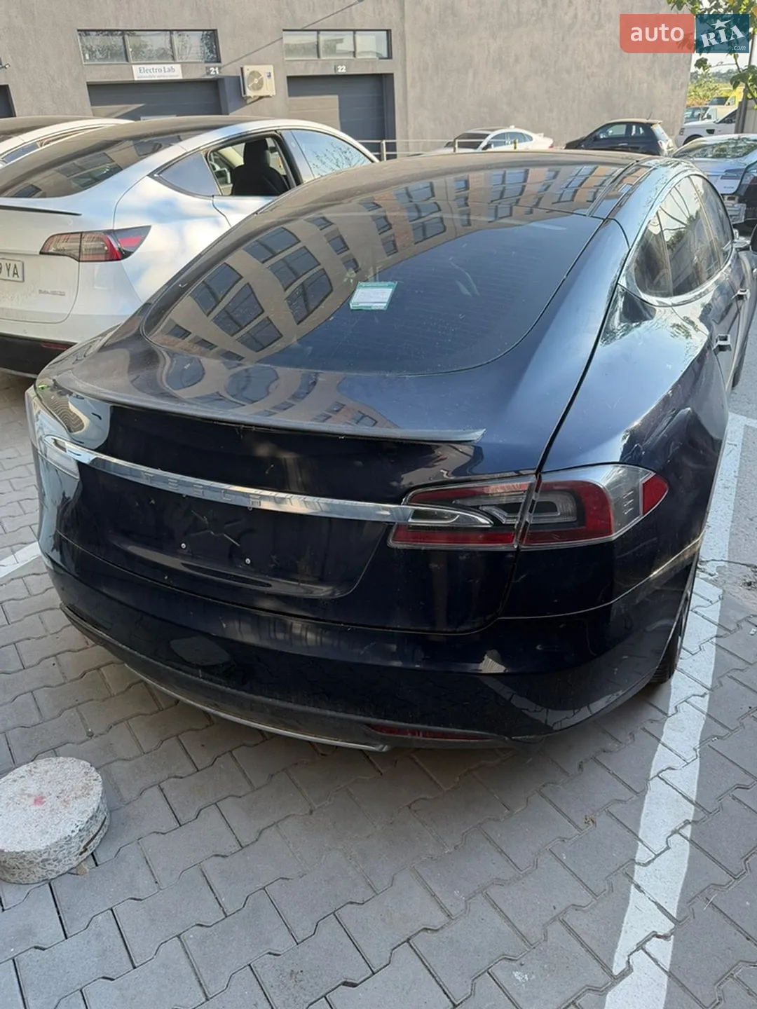 2014 Tesla Model S - мініатюра 2