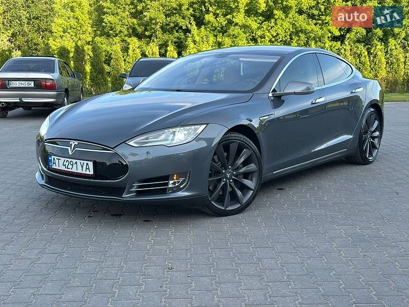 Tesla Model S 2014