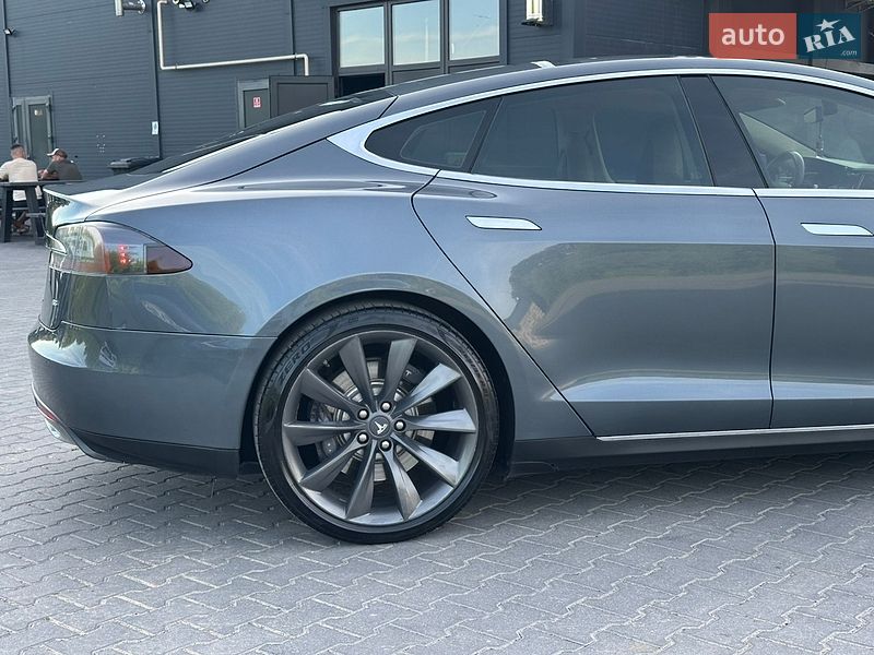 Ліфтбек Tesla Model S 2014 в Тернополі фото 17 Ліфтбек Tesla Model S 2014 в Тернополі