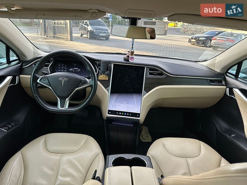 Ліфтбек Tesla Model S 2014 в Тернополі фото 33 Ліфтбек Tesla Model S 2014 в Тернополі