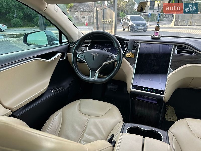 Ліфтбек Tesla Model S 2014 в Тернополі фото 34 Ліфтбек Tesla Model S 2014 в Тернополі