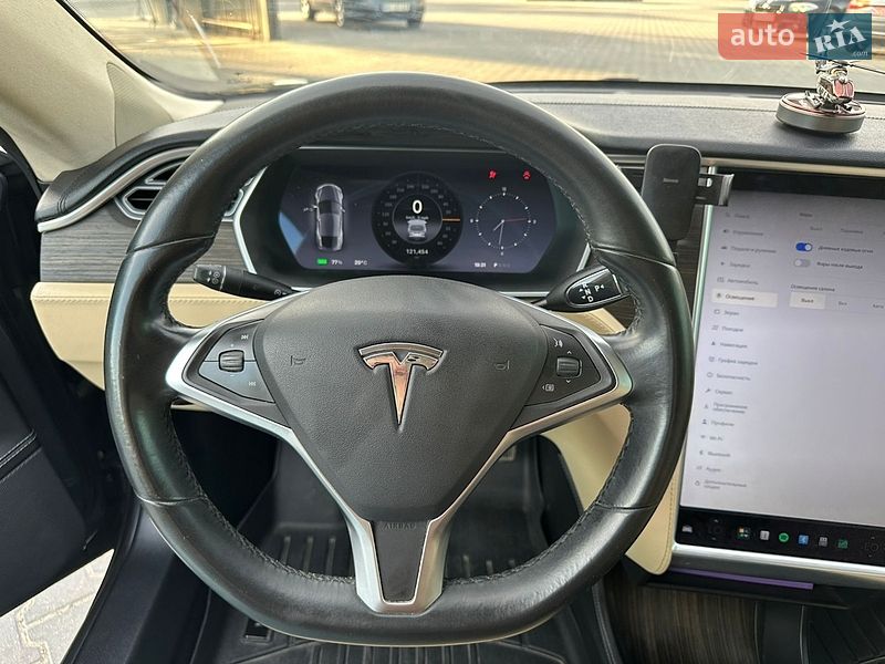 Ліфтбек Tesla Model S 2014 в Тернополі фото 35 Ліфтбек Tesla Model S 2014 в Тернополі