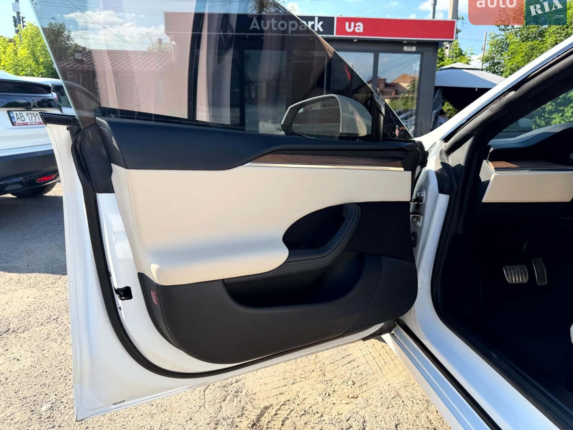 2022 Tesla Model S - мініатюра 23