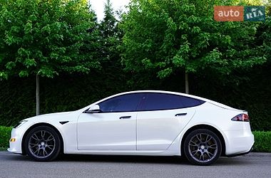 Лифтбек Tesla Model S 2022 в Киеве