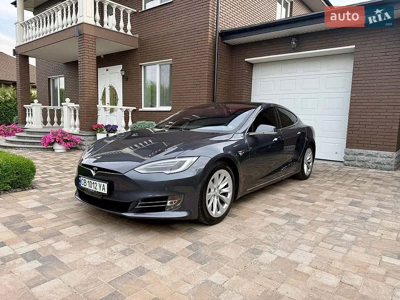 Tesla Model S 2018 VIN 5YJSA1E20JF297702 фото оголошення 2 з 115