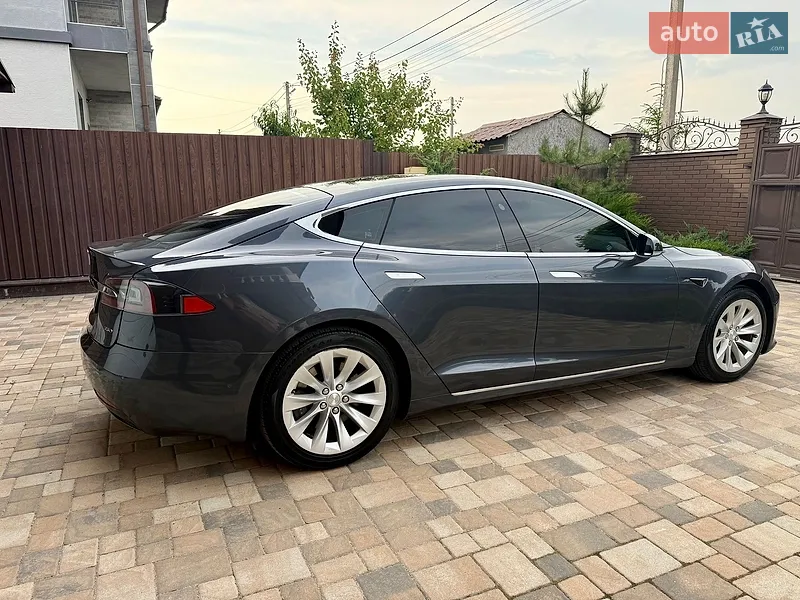 Tesla Model S 2018 VIN 5YJSA1E20JF297702 фото оголошення 9 з 115